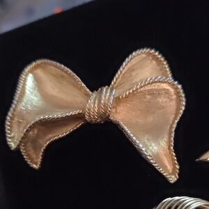 Elegant Vintage BSK Gold Bow Brooch